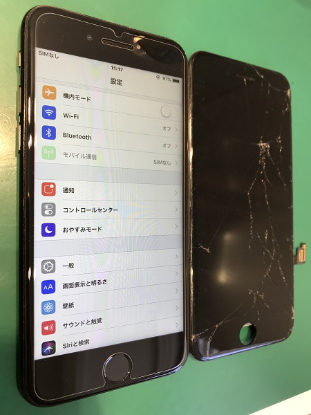 iPhone7 液晶画面割れ