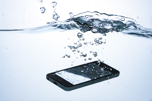 iPhone６　水没復旧依頼です！！