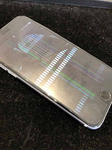 iPhone！画面が割れてなくても、映らなくなるんです！！