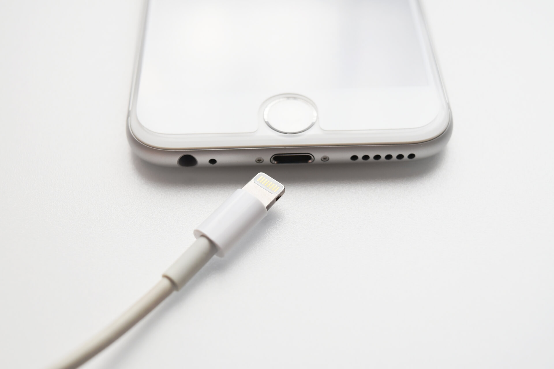 iPhoneのバッテリー交換の費用はどれくらいかかる？
