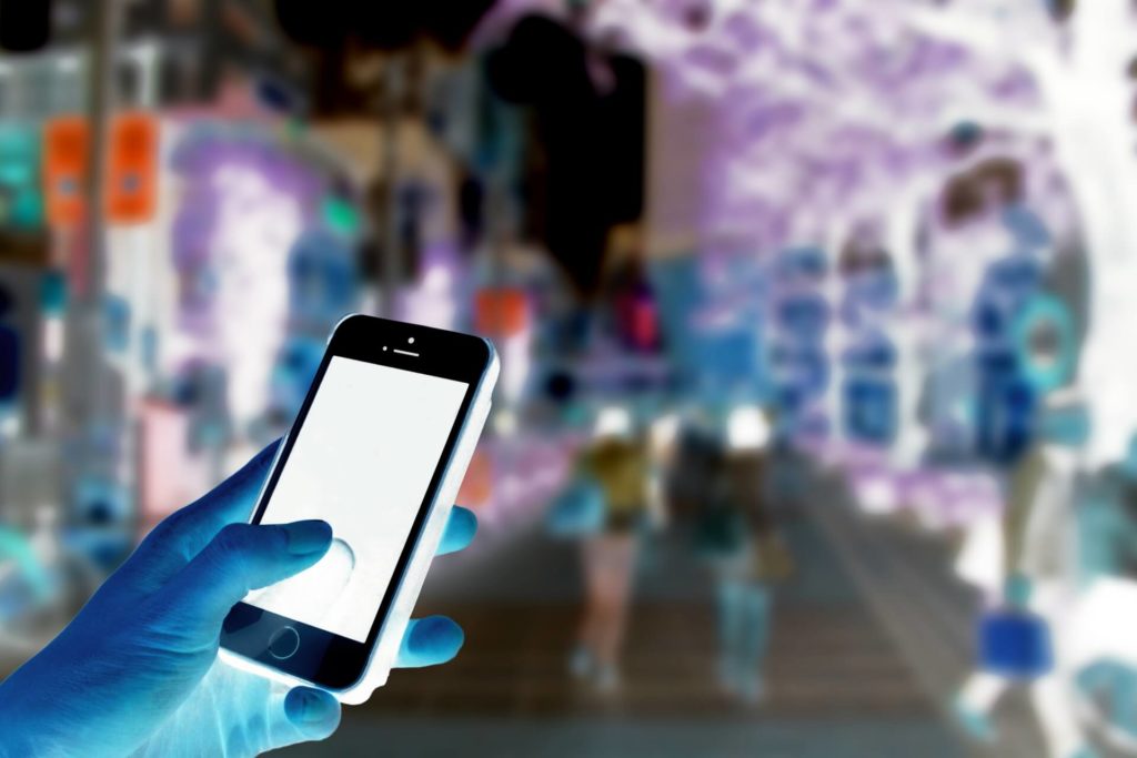 Iphoneの画面の色がおかしい 変色 反転などの症状別対処法 Iphone アイフォン 修理 高価買取の専門店 Smart365
