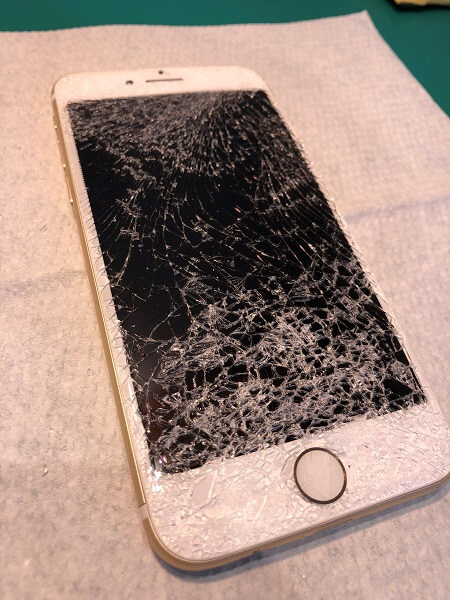 iPhone7～ディスプレイ修理～液晶画面全損でした！！