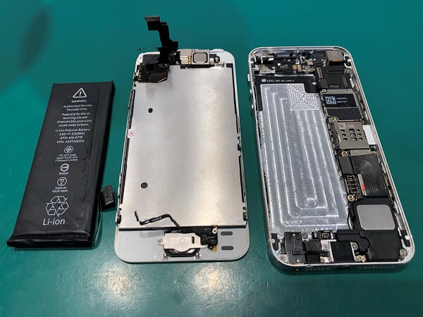 iPhoneを水没復旧修理してもらいました！修理完了後は内部も綺麗になっているよね？