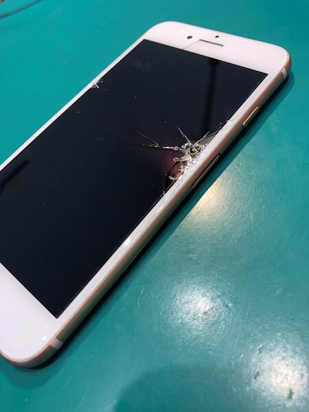 iPhone8 ～画面修理再び～