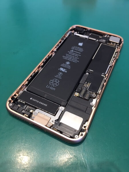 iPhone8　～バッテリー交換～