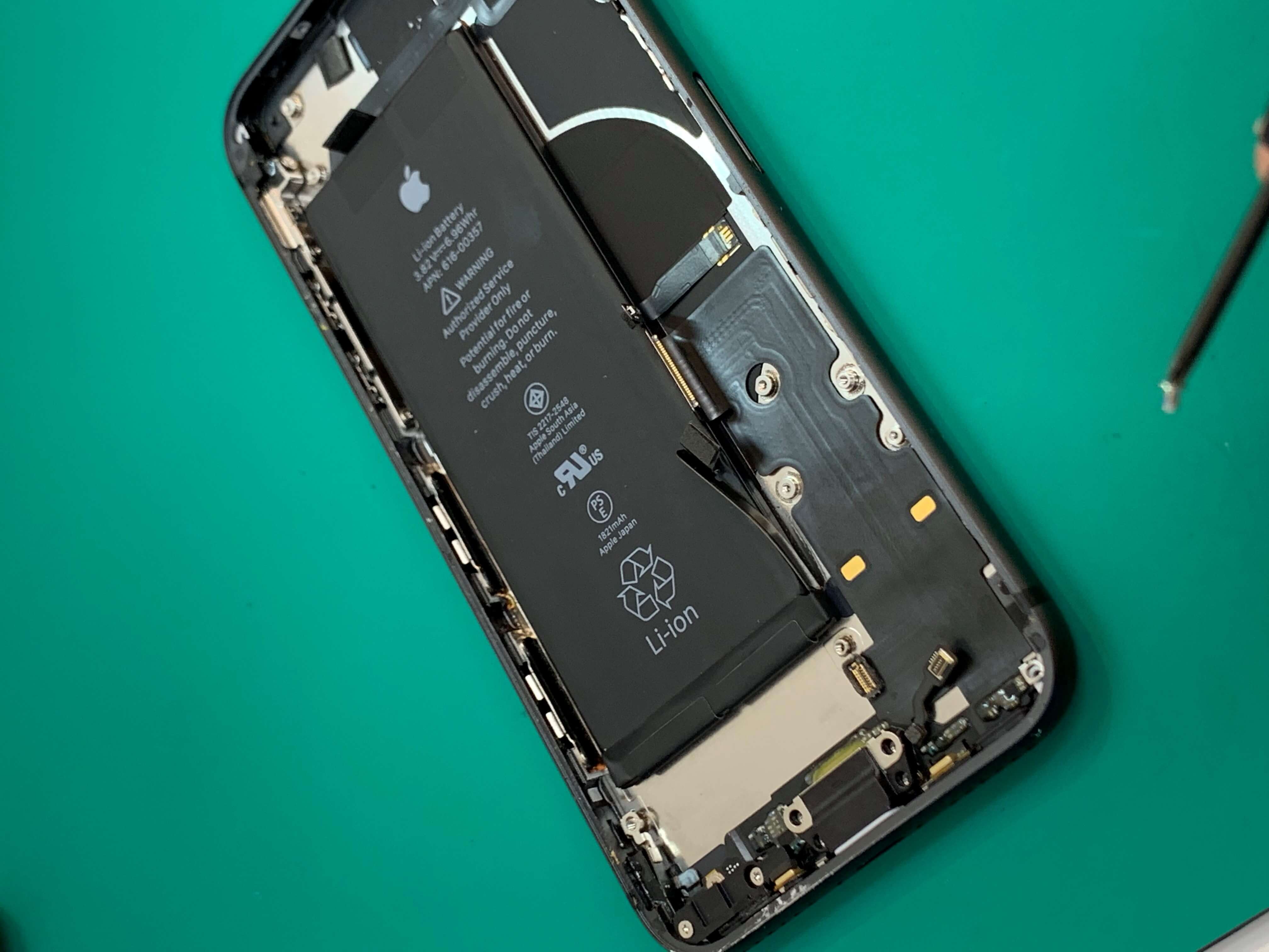 iPhone8 充電ドック修理（和泉市/堺市/岸和田市）エリアでiPhone修理店をお探しの際は【smart365和泉店】へお越しください！