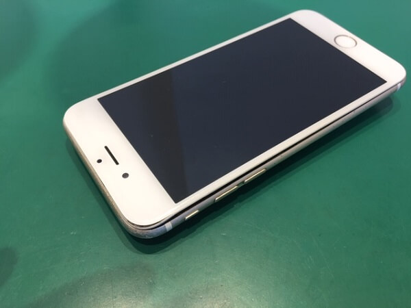 smart365西宮本店｜iPhone6 バッテリー膨張で本体に隙間が｜西宮、尼崎、宝塚、芦屋、神戸東灘区でiPhone修理をお考えなら、ぜひsmart365西宮本店へ