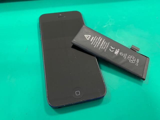 古い機種でもバッチリ修理可能！iPhone5バッテリー交換依頼！