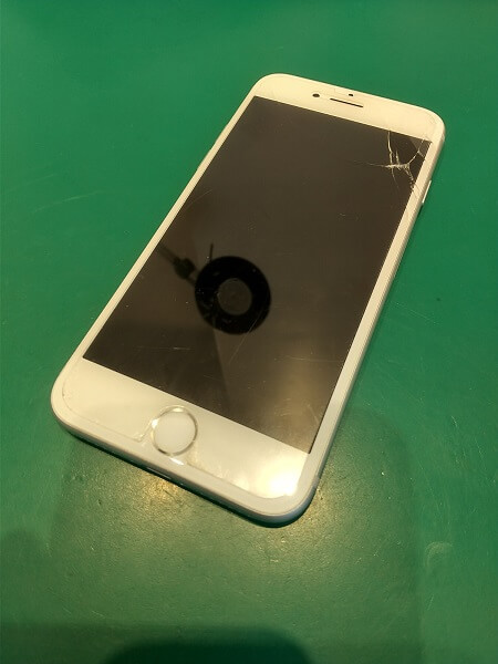 動作不良に要注意！ iPhone7 画面修理　iPhone修理・買取・ガラスコーティングsmart365西宮本店