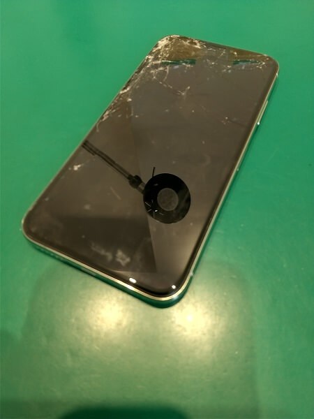 背面ガラスは要注意！ iPhoneX 画面修理+全面ガラスコーティング　iPhone修理・買取・ガラスコーティングsmart365西宮本店