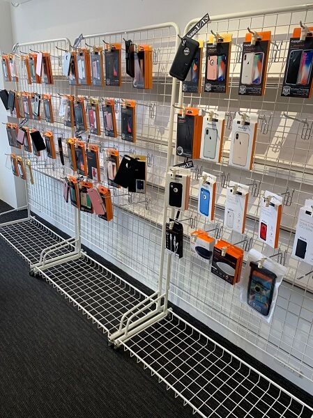 大人気!!spigenのアウトレット販売を開始致しました✨　iPhone修理・買取・ガラスコーティングsmart365西宮本店