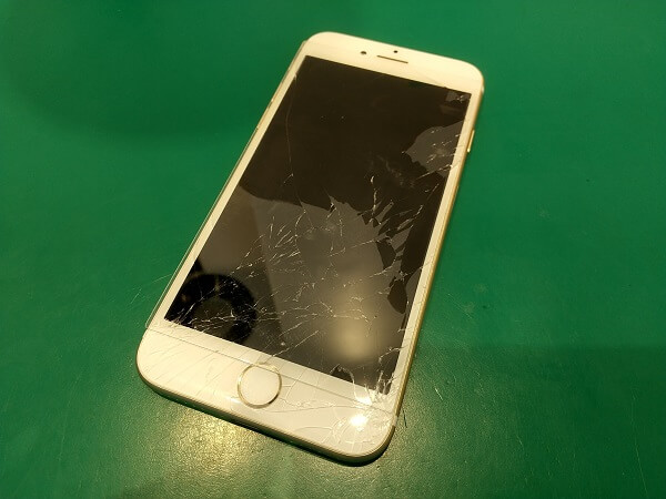 落としてガチャン！ iPhone7 画面修理　iPhone修理・買取・ガラスコーティングsmart365西宮本店
