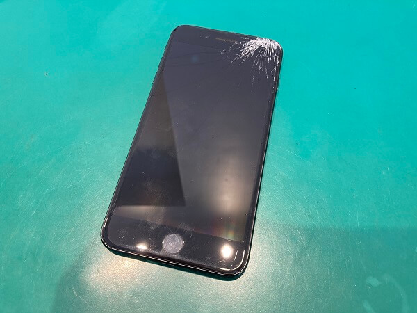 画面がバキッ！ iPhone7 Plus 画面修理　iPhone修理・買取・ガラスコーティングsmart365西宮本店